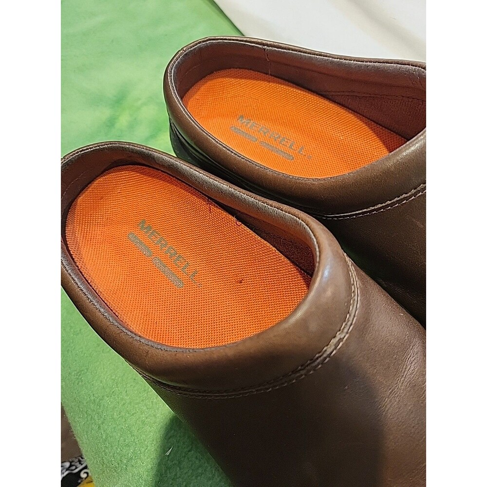 Merrell women's Size 11 Brown Leather Slip On Shoes In Very Good Condition - Picture 5 of 6